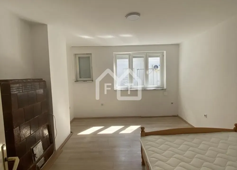 Izdavanje, dvosoban stan, 55m², Zemun Gornji Grad, Zemun Sve Podlokacije