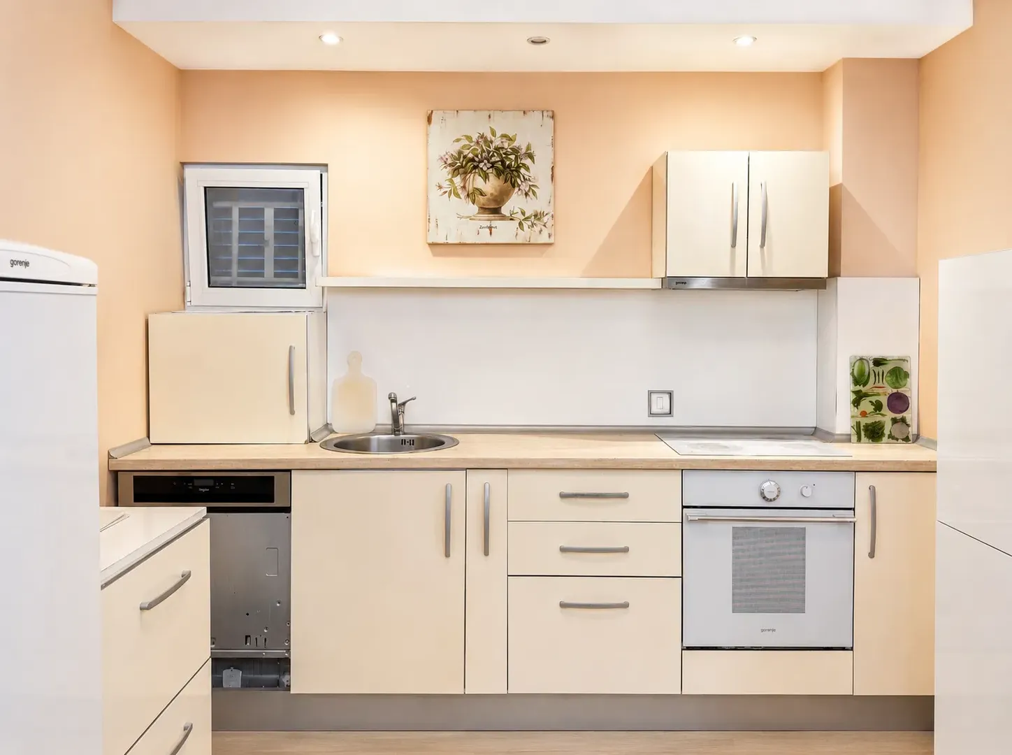 Rent, house, 200m², Utjeha, Bar