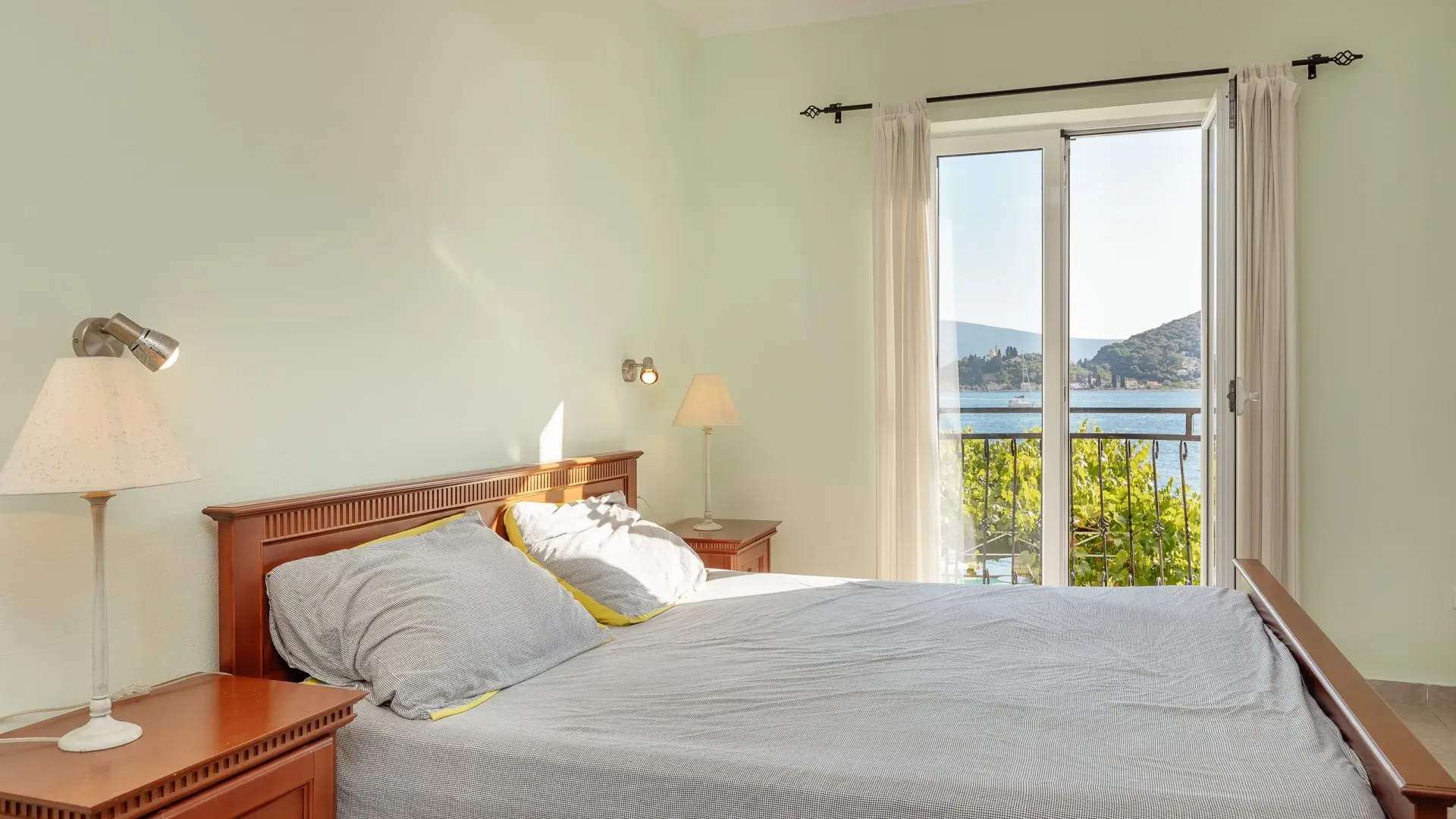 Prodaja, kuća, 291m², Lepetani, Tivat