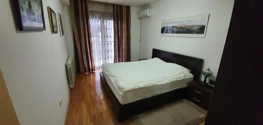 Izdavanje, trosoban stan, 86m², Neimar, Vračar Sve Podlokacije