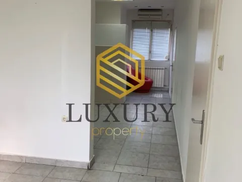 Izdavanje, kuća, 250m², Tološi, Podgorica - image 4