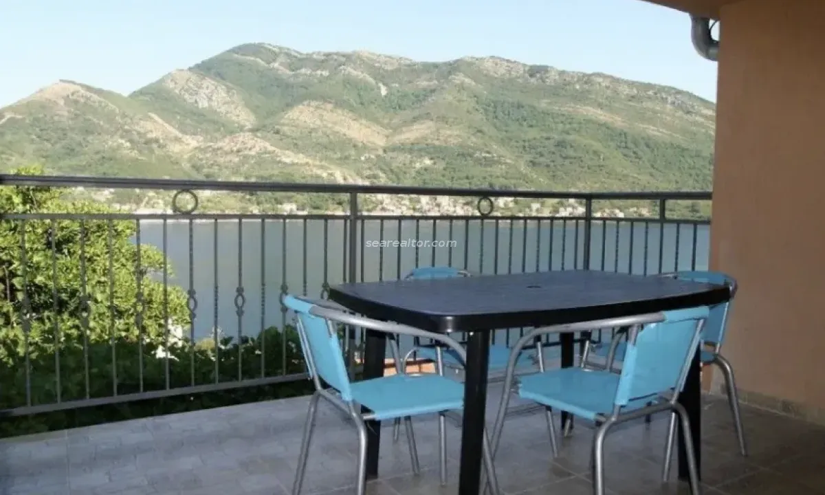 Prodaja, kuća, 210m², Opatovo, Tivat