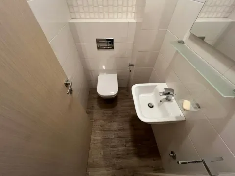 Izdavanje, trosoban stan, 107m², City Kvart, Podgorica - image 12