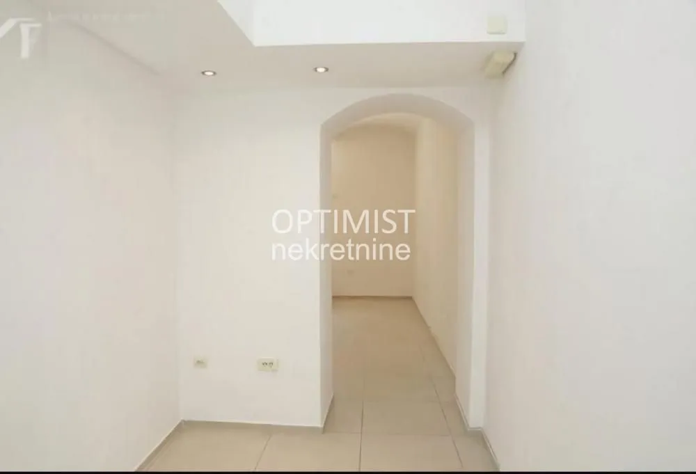 Prodaja, poslovni prostor, 38m², Stari Grad, Beograd