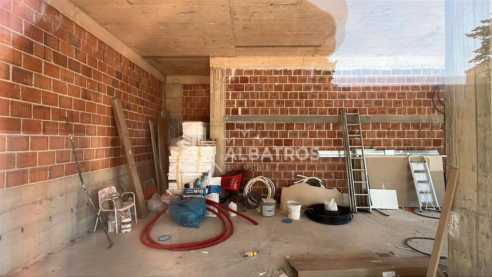 Rent, office space, 55m², Šušanj, Bar