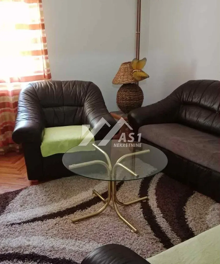 Izdavanje, trosoban stan, 74m², Vidovdansko naselje, Novi Sad Sve Podlokacije