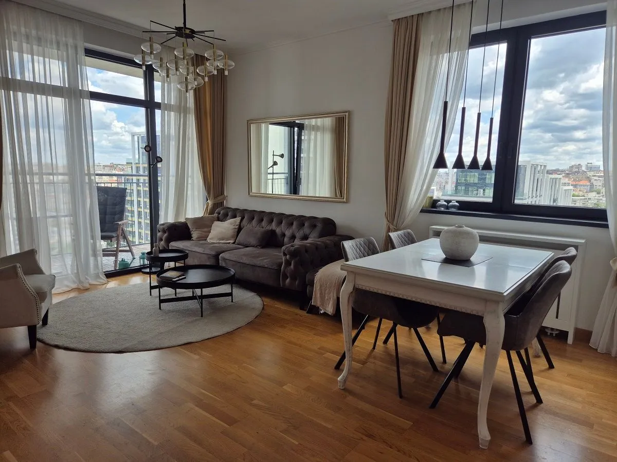 Izdavanje, četvorosoban stan, 88m², Savski Venac, Beograd