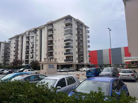 Izdavanje, jednosoban stan, 47m², City Kvart, Podgorica - image 1