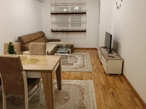 Rent, one bedroom apartment, 48m², Stari Aerodrom, Podgorica - image 1