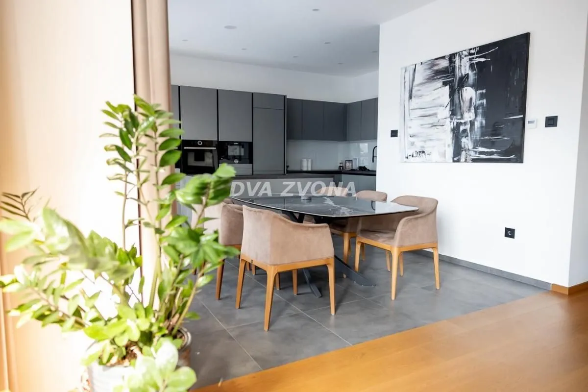 Prodaja, stan, 309m², Bulevar Evrope, Novi Sad Sve Podlokacije