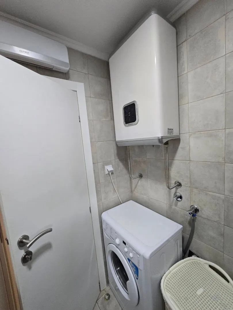 Izdavanje, dvosoban stan, 56m², Centar, Tivat