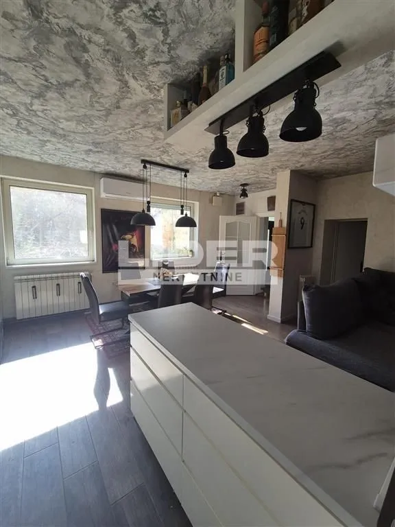 Izdavanje, četvorosoban stan, 100m², Voždovac Sve Podlokacije, Beograd