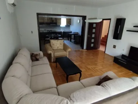 Izdavanje, trosoban stan, 130m², Tološi, Podgorica - image 5