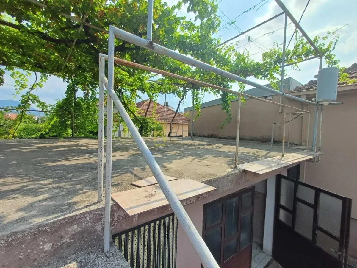 Sale, house, 161m², Tološi, Podgorica
