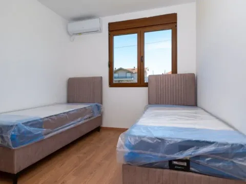 Izdavanje, kuća, 140m², Donja Gorica, Podgorica - image 9