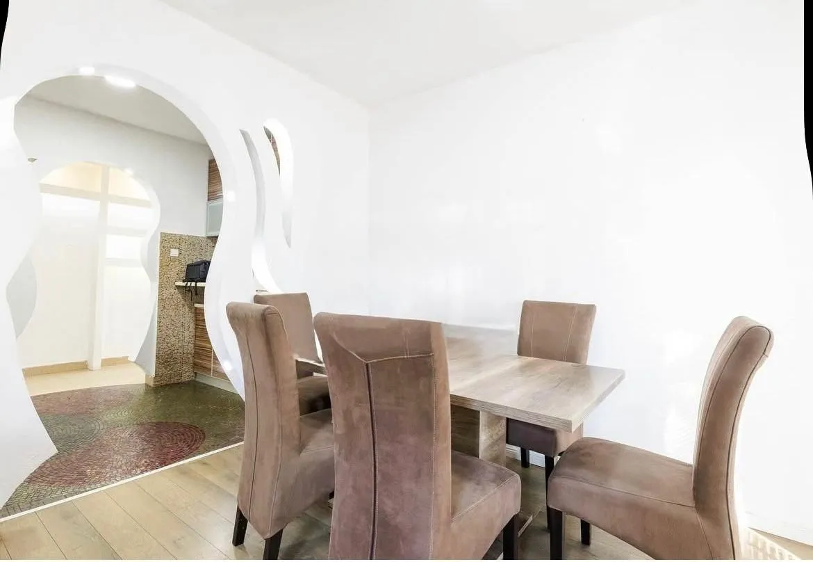Izdavanje, dvosoban stan, 68m², Stari Aerodrom, Podgorica