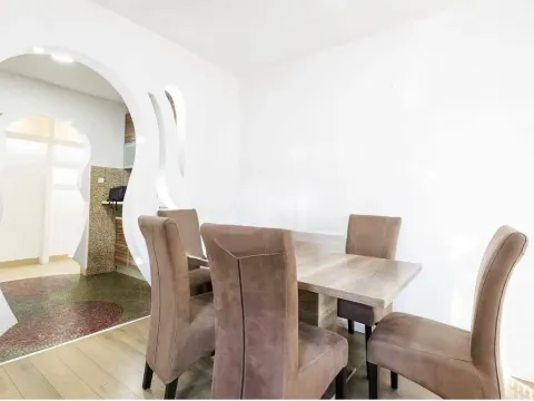 Izdavanje, dvosoban stan, 68m², Stari Aerodrom, Podgorica - image 3