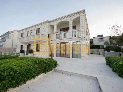 Prodaja, kuća, 300m², Tivat, Crna Gora - image 3