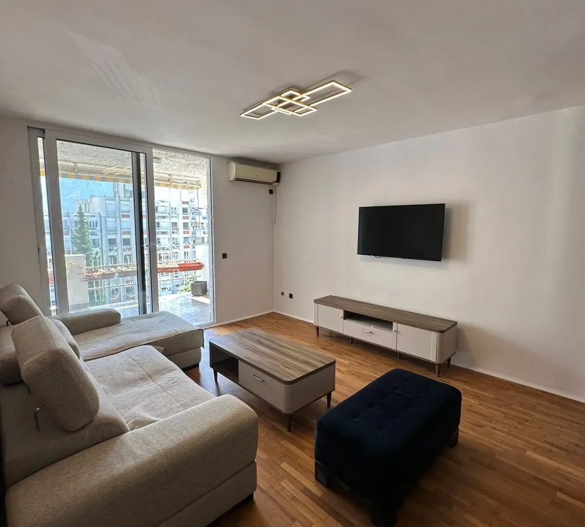 Rent, three bedroom apartment, 105m², Centar, Bar