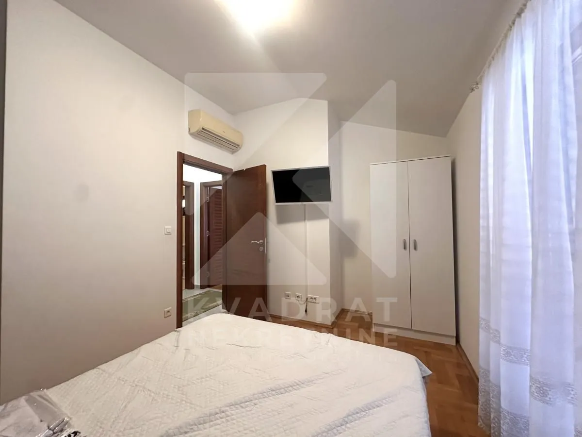 Rent, three bedroom apartment, 176m², Stari Aerodrom, Podgorica