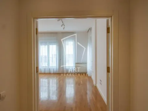 Izdavanje, trosoban stan, 94m², Vračar Hram, Vračar Sve Podlokacije - image 5