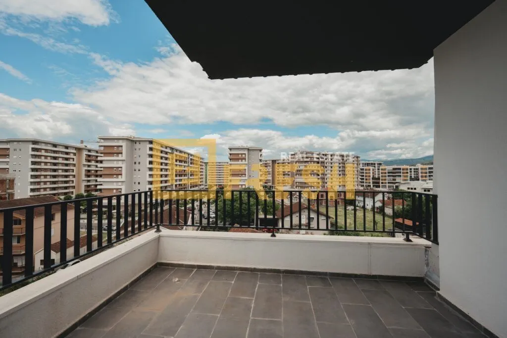 Prodaja, trosoban stan, 131m², Krivi Most, Podgorica
