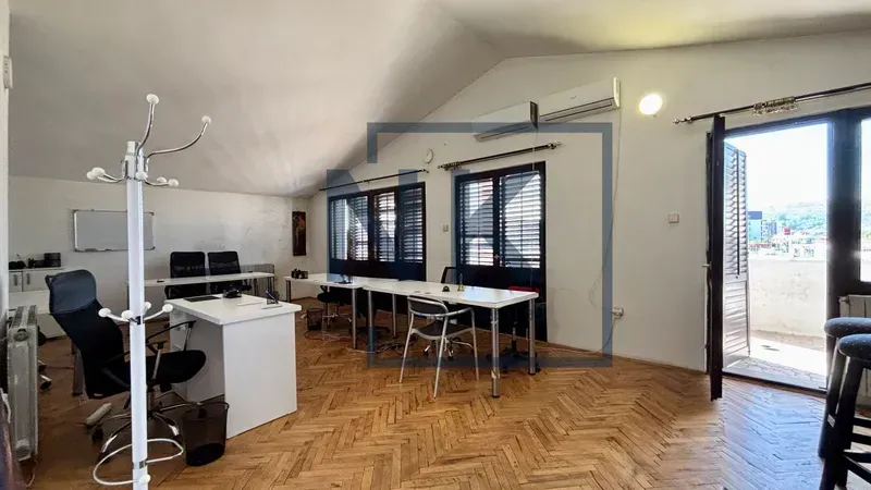 Izdavanje, četvorosoban stan, 100m², Zabjelo, Podgorica