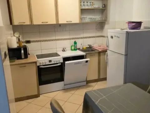 Rent, one bedroom apartment, 80m², Krivi Most, Podgorica - image 2