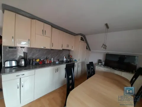 Prodaja, kuća, 180m², Centar, Ćuprija - image 12