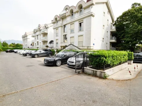 Izdavanje, poslovni prostor, 40m², Gorica C, Podgorica - image 8