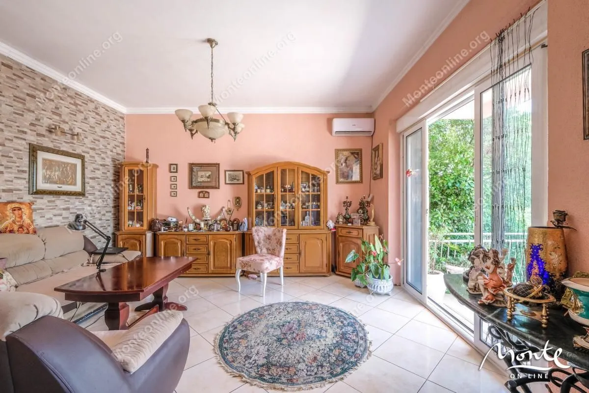 Prodaja, kuća, 172m², Muo, Kotor