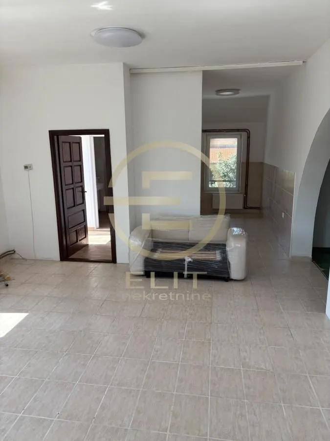 Rent, office space, 106m², Veternik, Novi Sad Sve Podlokacije