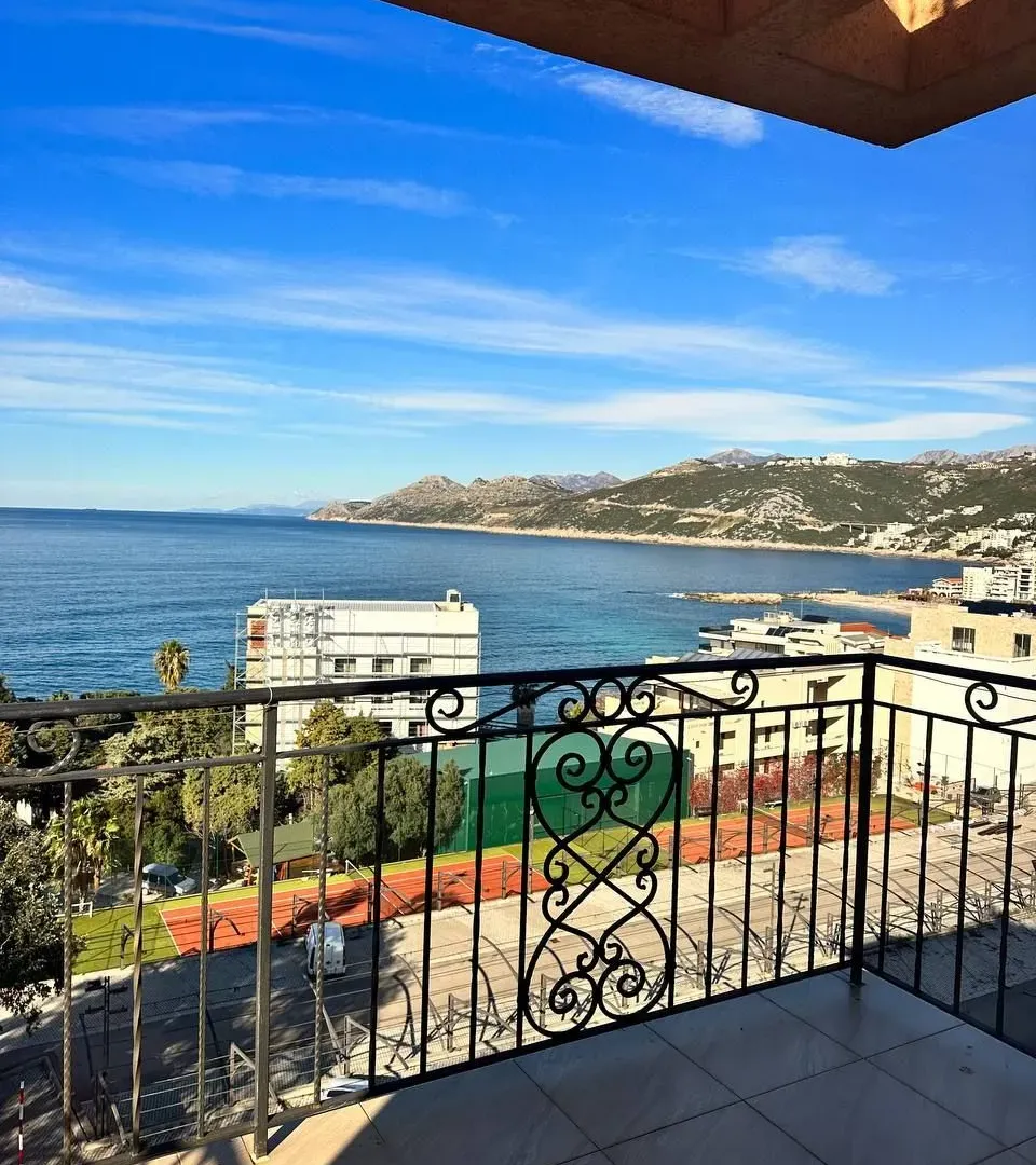 Prodaja, četvorosoban stan, 176m², Dobra Voda, Budva