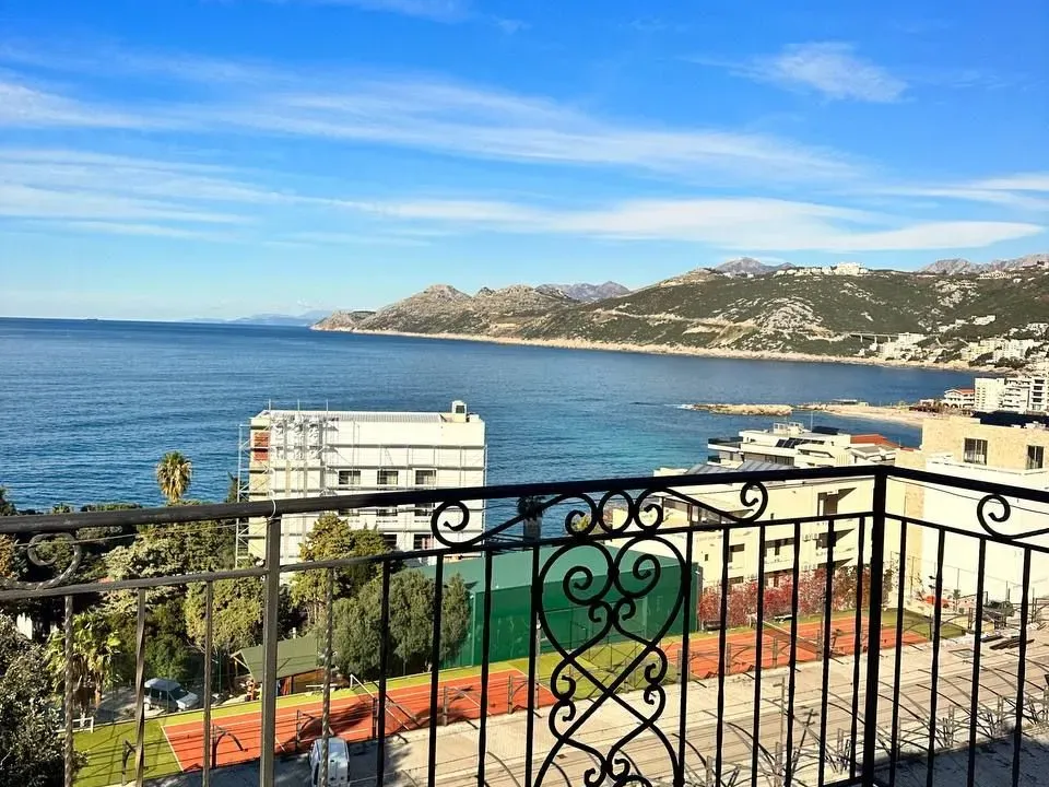 Prodaja, četvorosoban stan, 176m², Dobra Voda, Budva