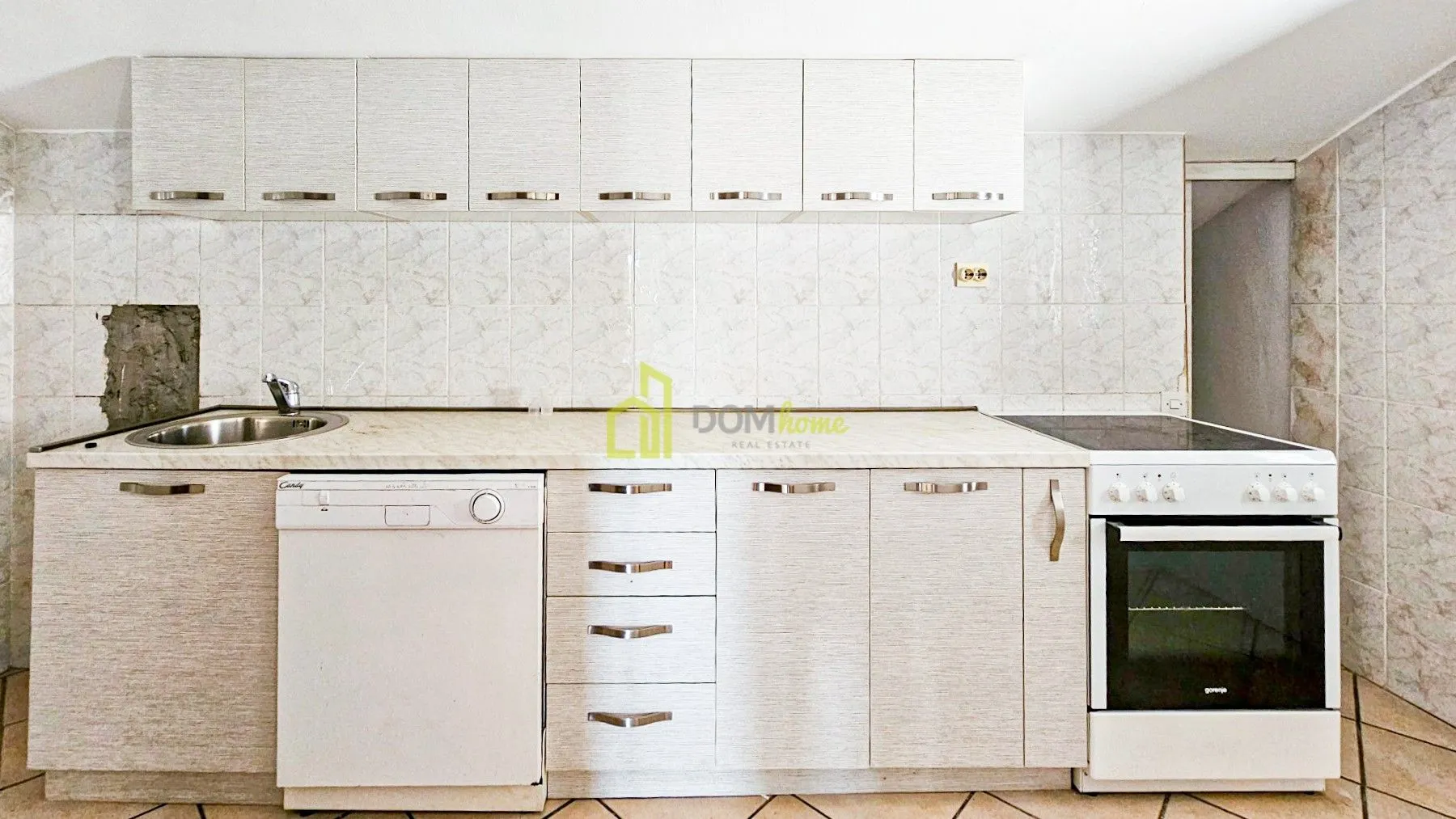 Sale, house, 350m², Momišići, Podgorica