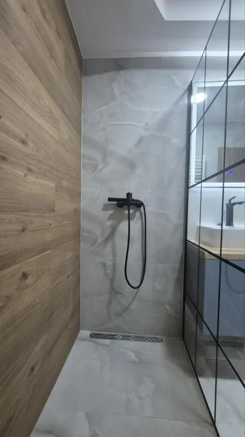 Prodaja, trosoban stan, 57m², Adamovićevo Naselje, Novi Sad Sve Podlokacije