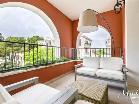 Prodaja, jednosoban stan, 69m², Luštica Bay, Tivat - image 1