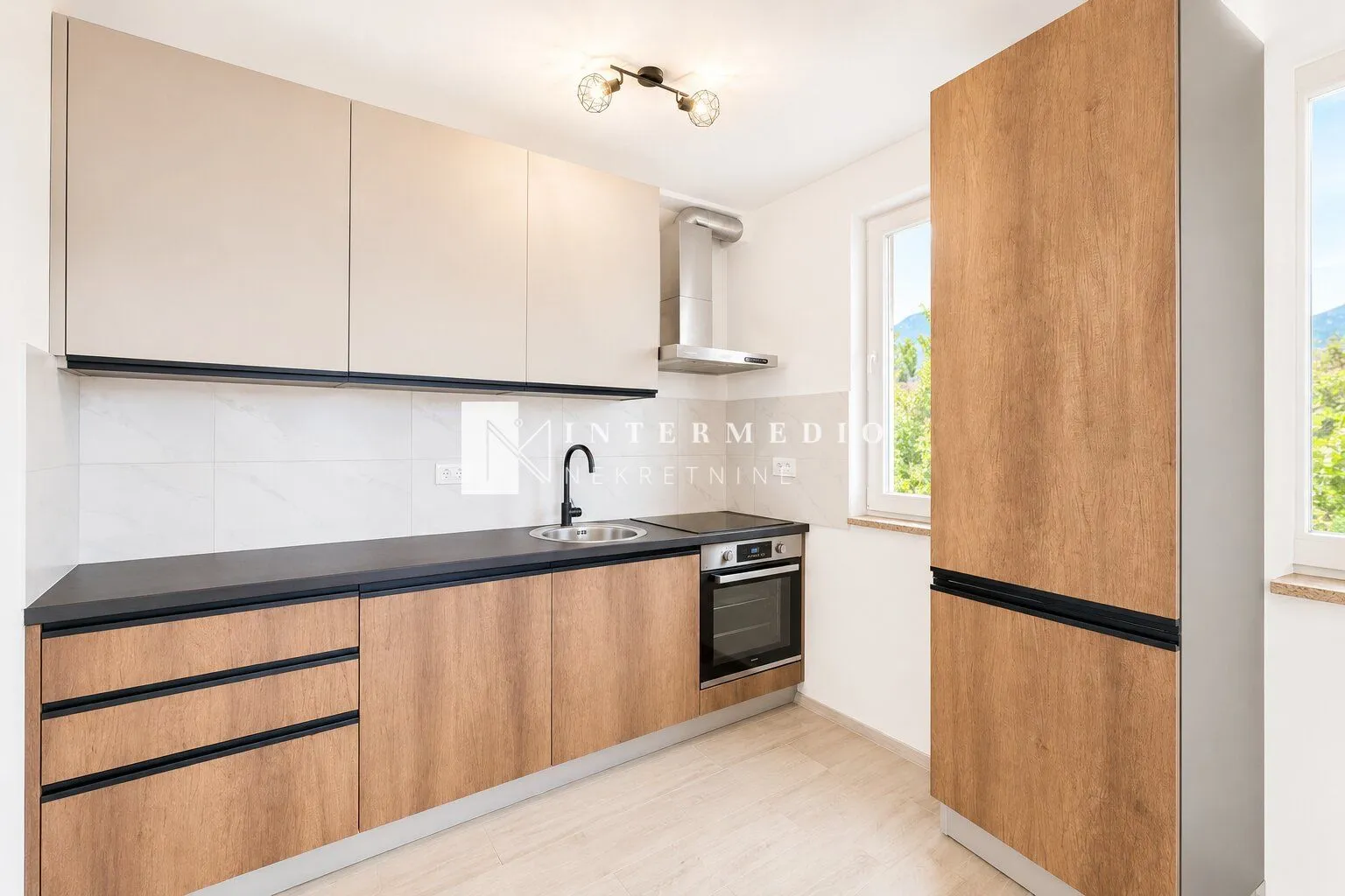 Prodaja, dvosoban stan, 85m², Đenovići, Herceg Novi