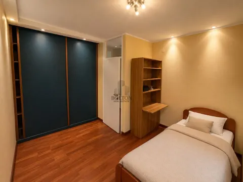 Rent, four bedroom apartment, 101m², Vračar, Šid - image 7