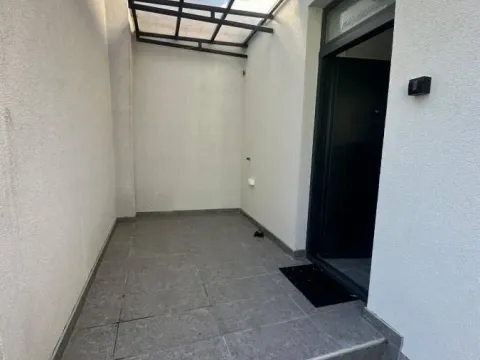 Izdavanje, trosoban stan, 57m², Savski Venac, Beograd - image 16