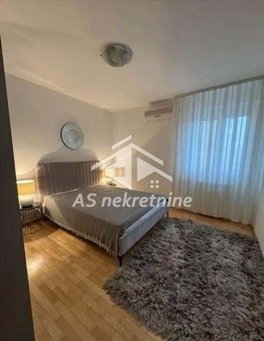 Rent, three bedroom apartment, 120m², Savski Venac, Beograd