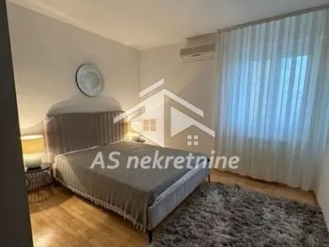 Rent, three bedroom apartment, 120m², Savski Venac, Beograd - image 15