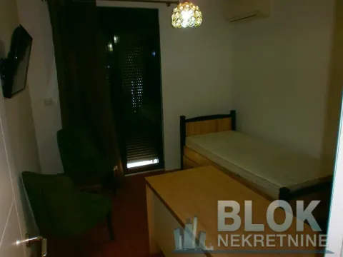 Izdavanje, trosoban stan, 105m², Dalmatinska ulica, Podgorica - image 2