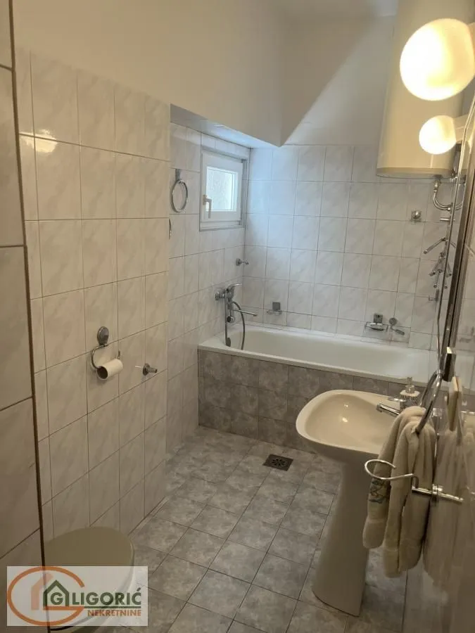 Prodaja, četvorosoban stan, 100m², Savski Venac, Beograd