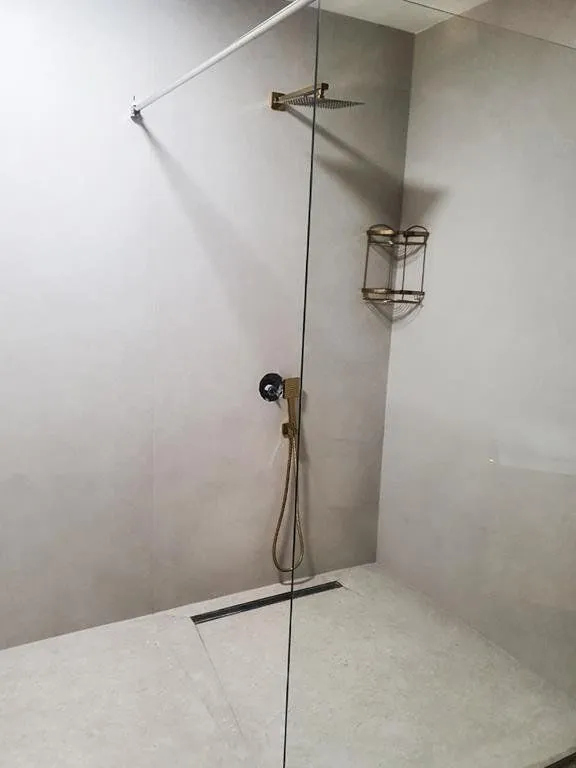 Izdavanje, četvorosoban stan, 266m², Stari Aerodrom, Podgorica