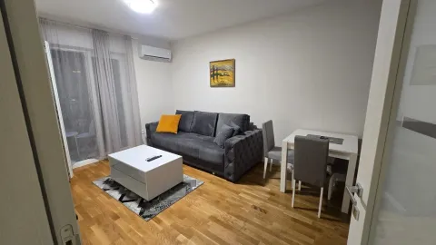 Rent, one bedroom apartment, 44m², Pobrežje, Podgorica - image 3