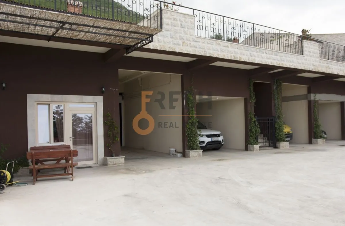 Sale, house, 1000m², Budva, Crna Gora
