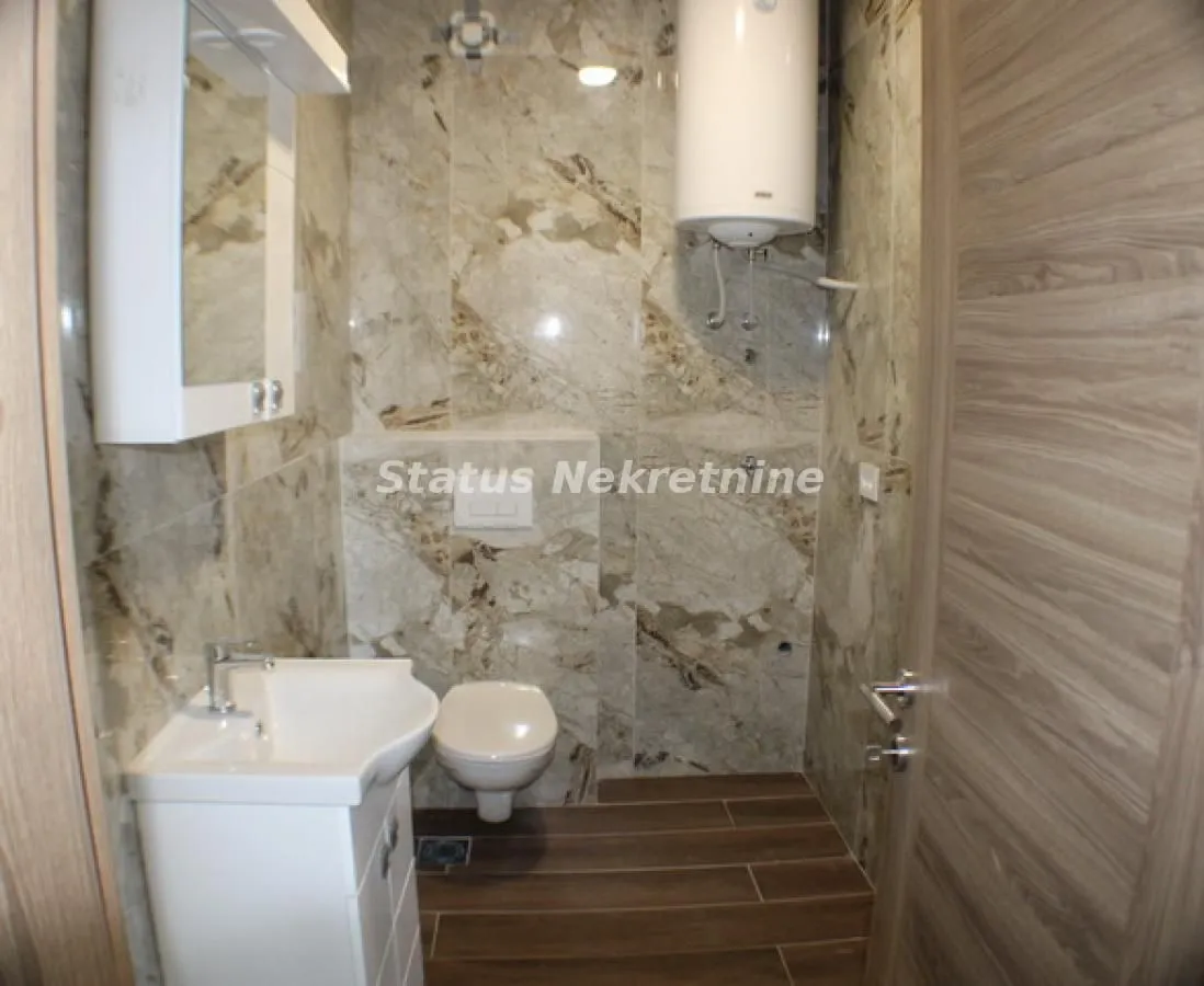 Prodaja, trosoban stan, 77m², Petrovaradin, Novi Sad