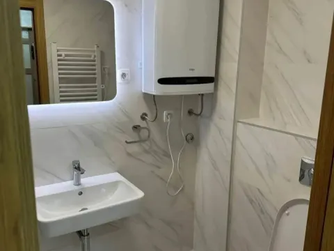 Izdavanje, jednosoban stan, 48m², City Kvart, Podgorica - image 8