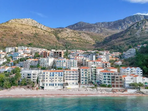 Sale, four bedroom apartment, 131m², Sveti Stefan, Budva